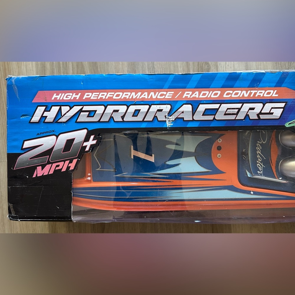 NKOK Hydroracers Predator 1 Series 32" High Performance RC Speed Boat - Picture 3 of 7